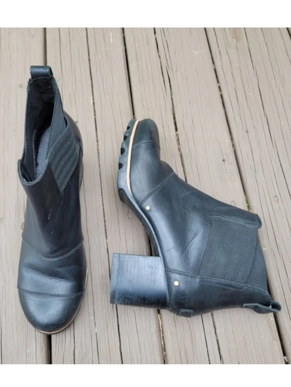 Sorel Addington Waterproof Black Oiled Leather Studded Chelsea Bootie 10.5
